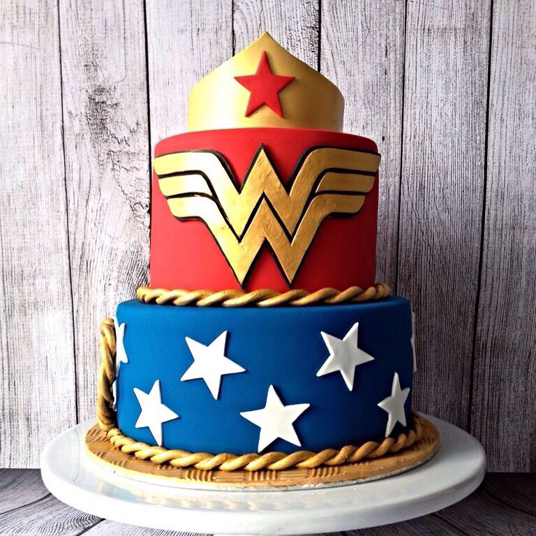 Wonder Woman Cake