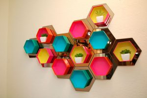 Showpiece Holder
