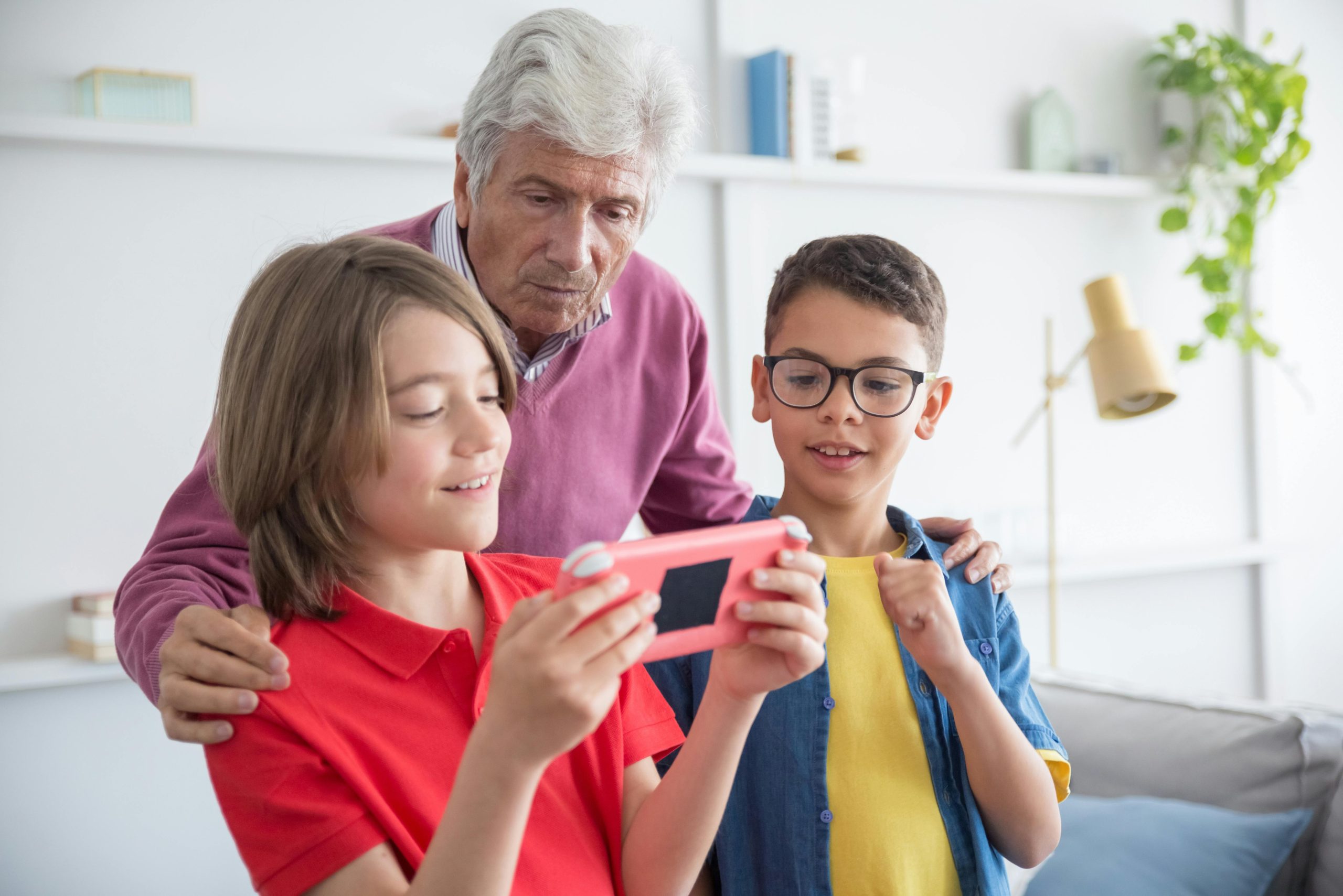 Siblings playing online games together