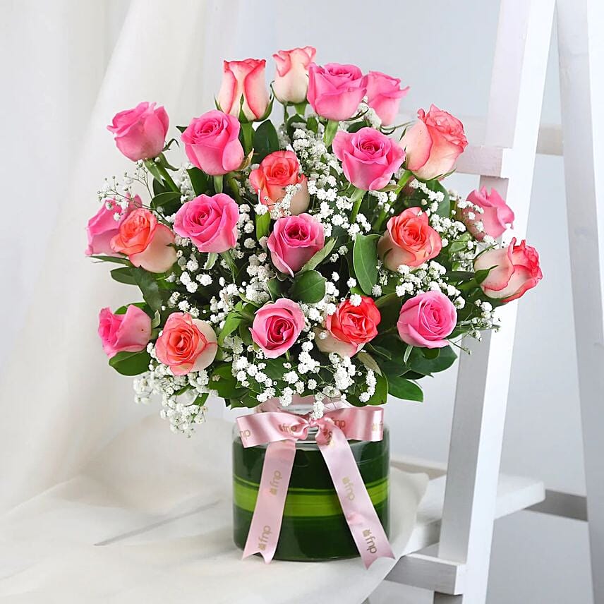 Beautiful Pink Roses Glass Vase Arrangement: Send Anniversary Gifts to India