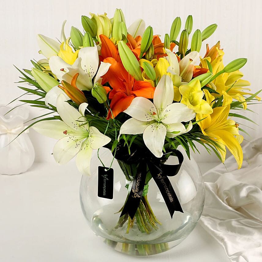Fragrant Mix Of Lilies In Fishbowl Vase: توصيل ورد في الهند