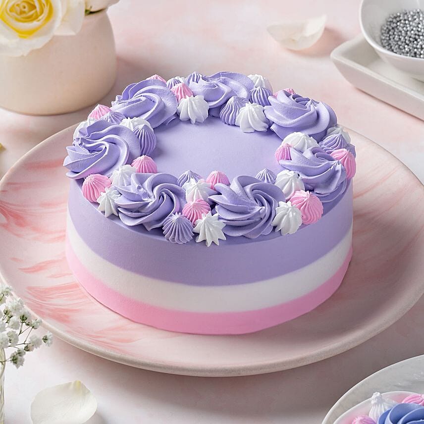Roses Paradise Chocolate Cake Half Kg:  Cake Delivery In India