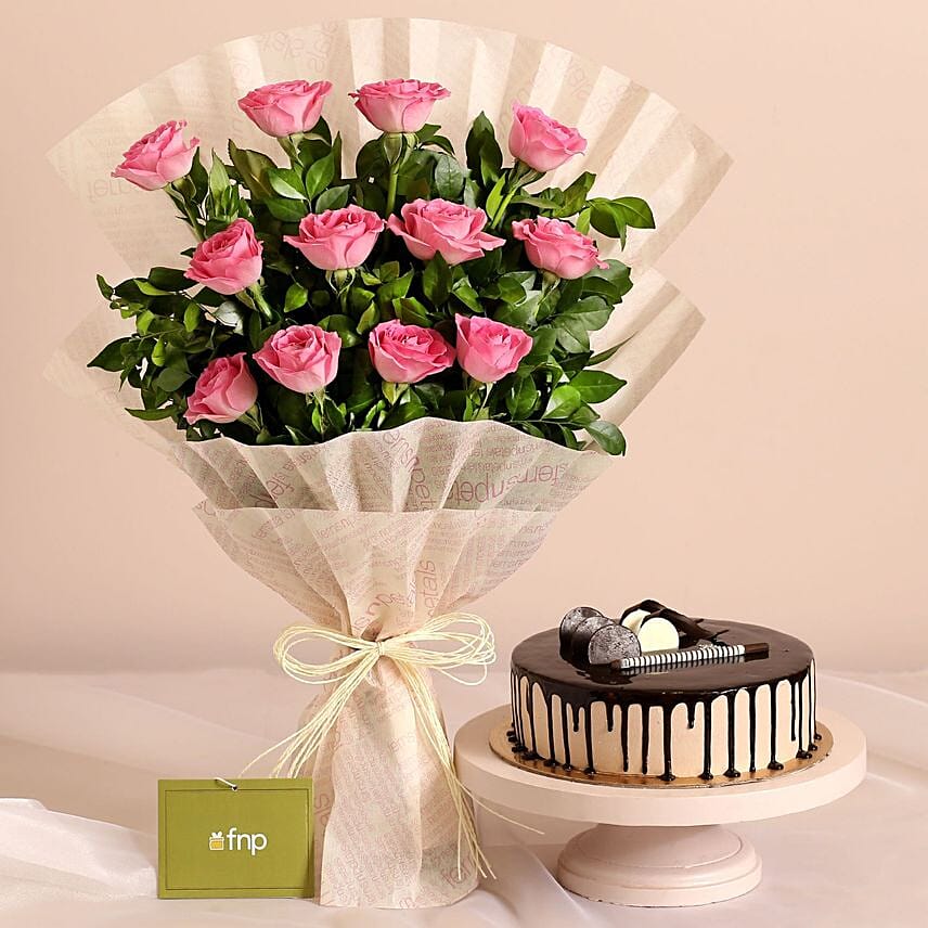 Sweet Memories Pink Roses Bouquet Chocolate Cake: 