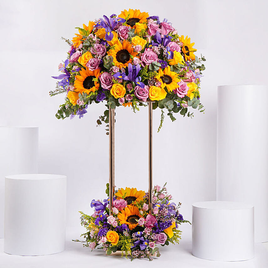 Crsecent Moon Embrace Flower Stand: Ramadan Gifts in Jordan