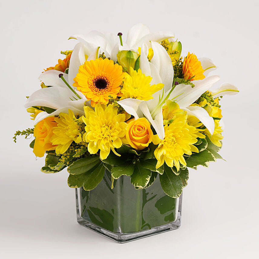 Floral Happiness Vase: Chrysanthemum Flowers Bouquets