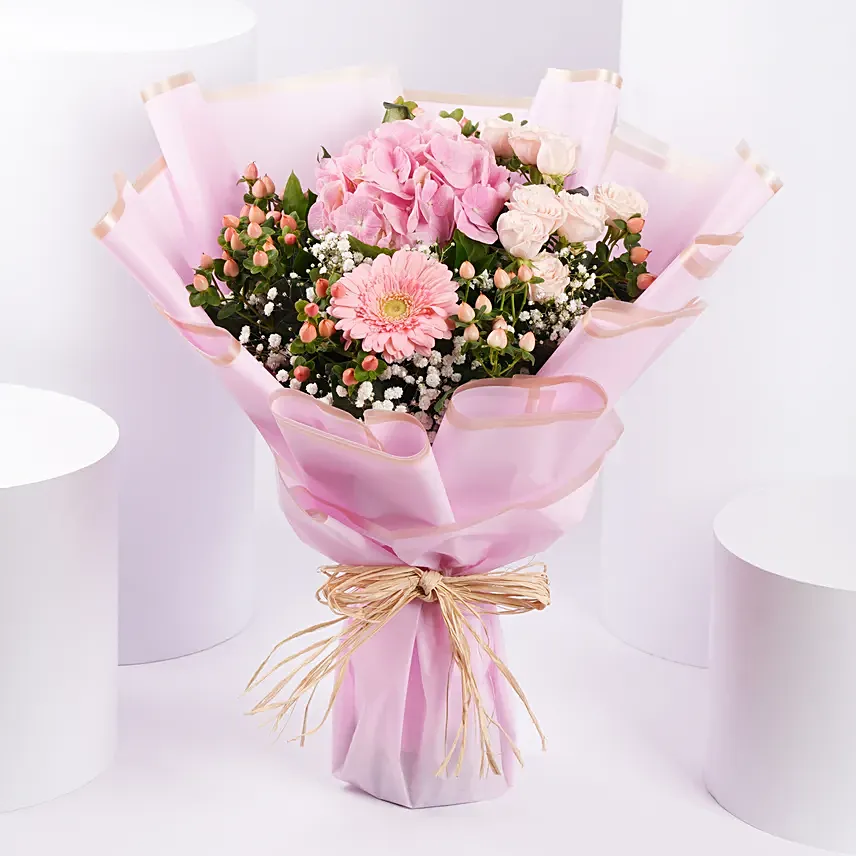 Pink Beauty Flower Bouquet: 