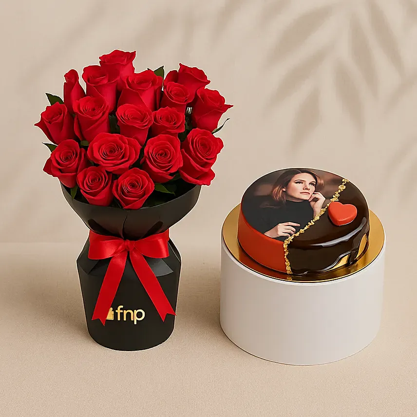 Red Velvet Whispers Of Roses With Photo Cake: Anniversary Combos