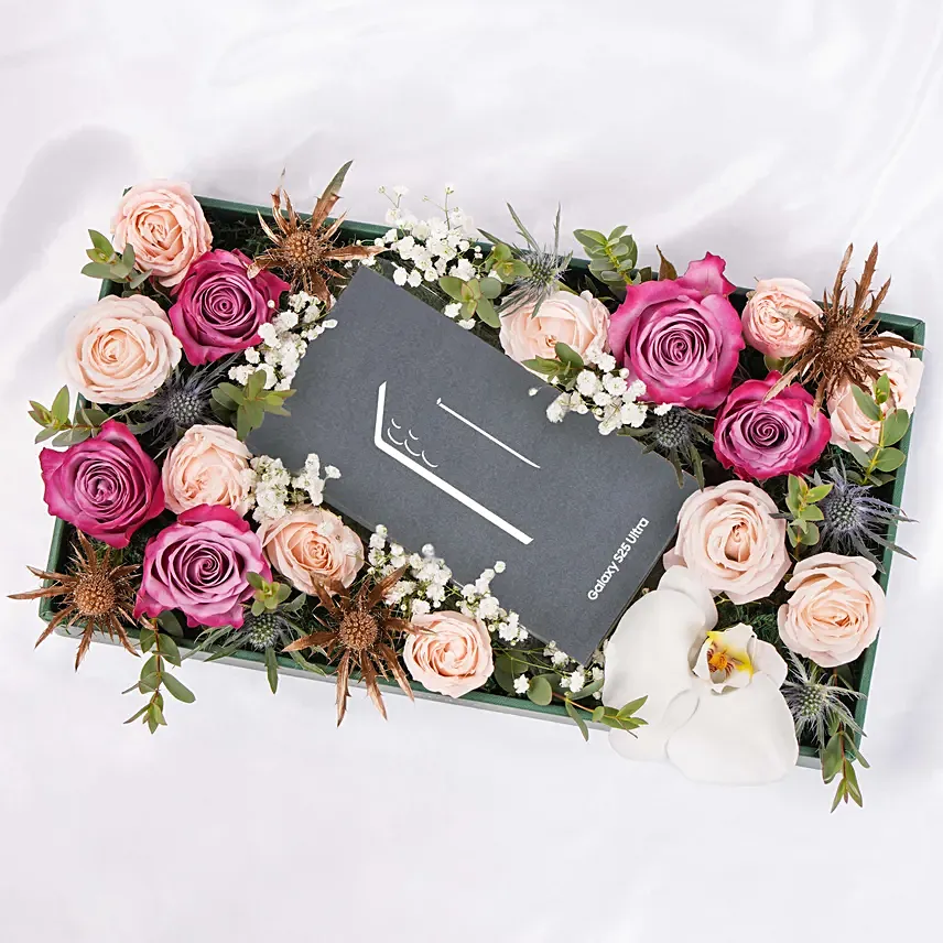 Samsung Galaxy S25 Ultra With Flowers: Samsung Gifts
