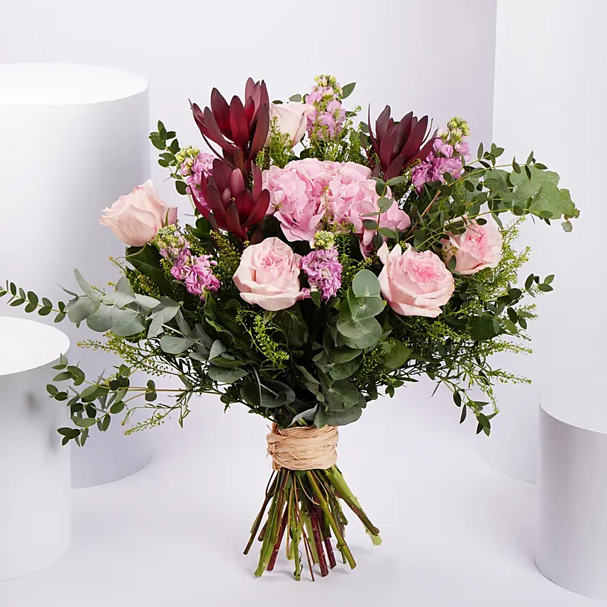 Signature Pink Elegance: Anniversary Flowers