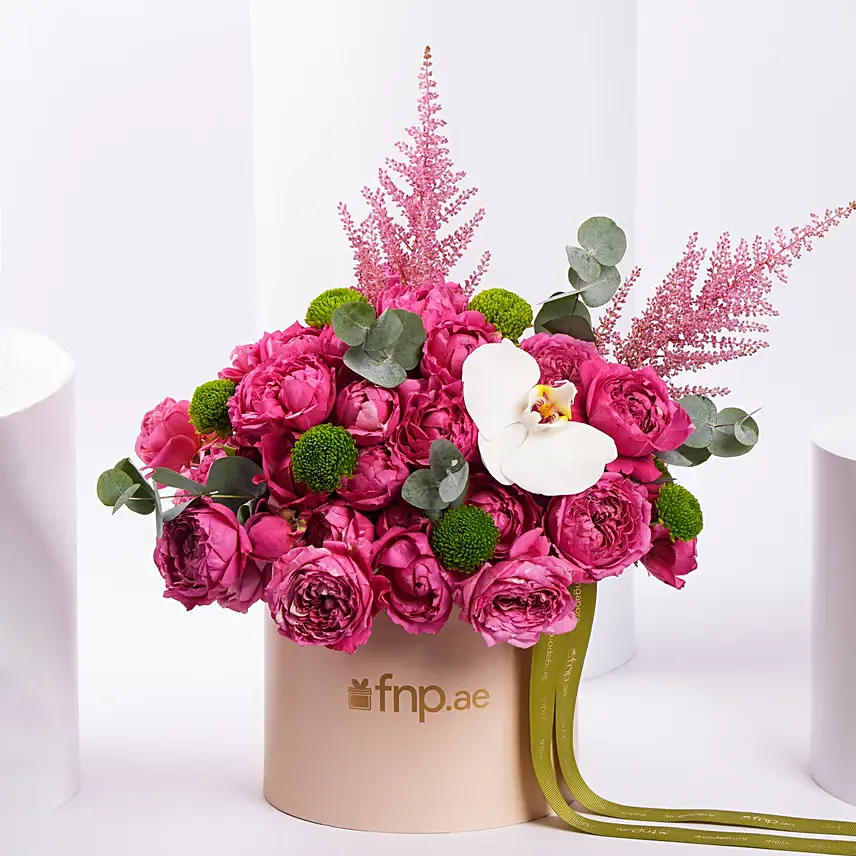 Charming Pink Rose Bloom Box: Flower Delivery Al Ain