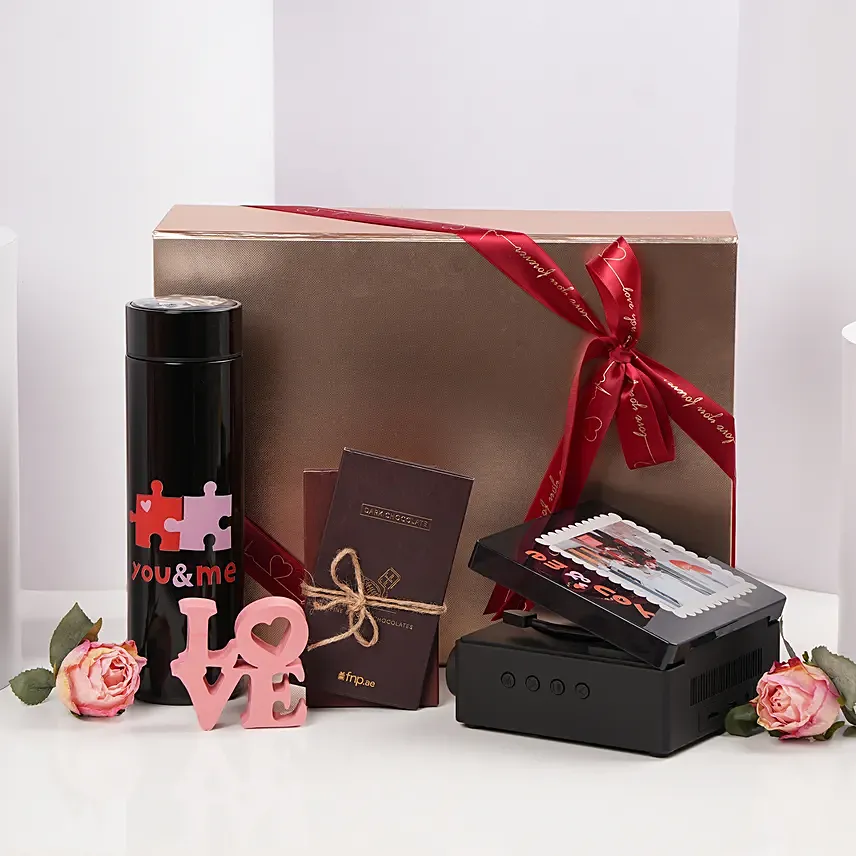 Valentine&rsquo;s Day Love Box: Personalised Valentines Day Gifts   