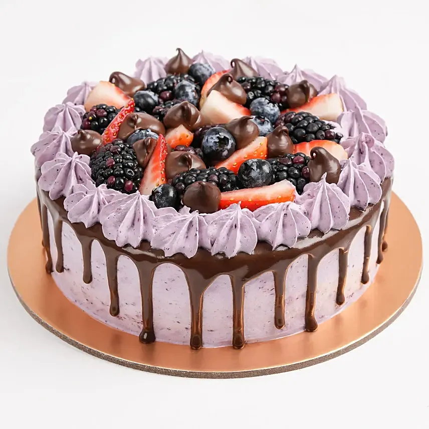 Delicious Chocolate Berry Cake: Chocolate Cake