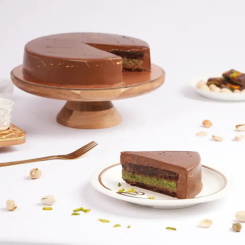 Dubai Chocolate Cake: Chocolate Cake