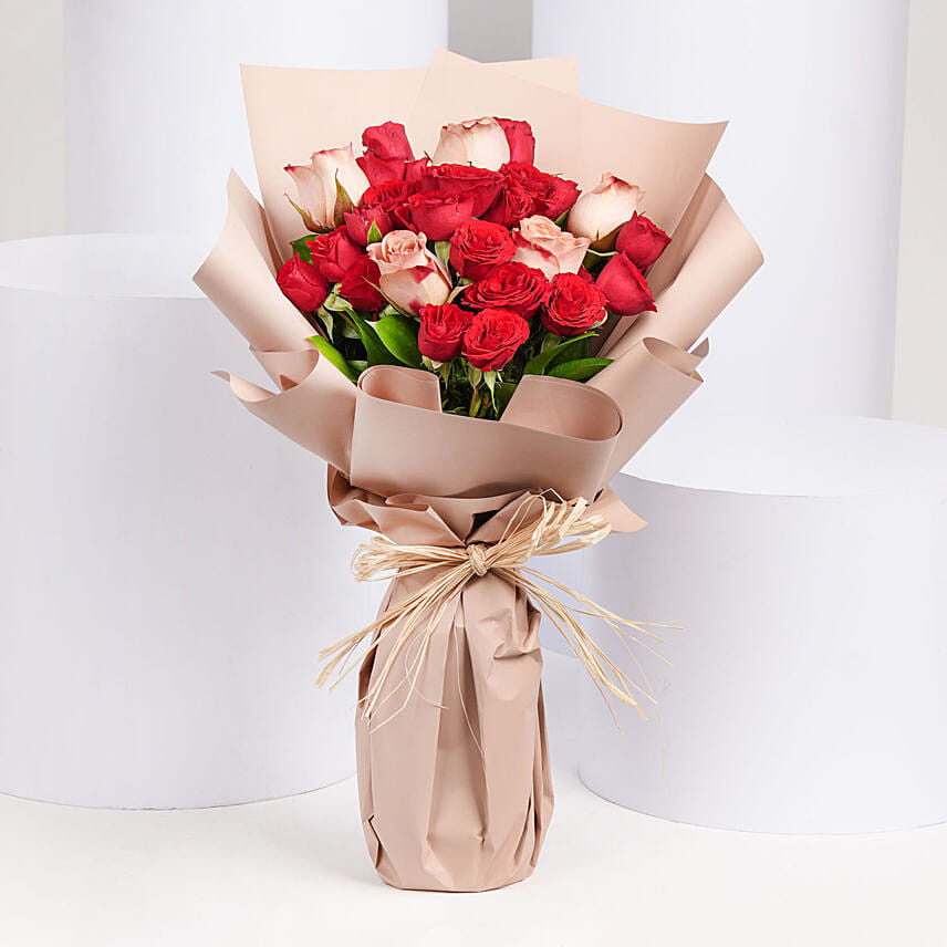 8 Cappaccino And Red Roses Bouquet: توصيل ورد في لبنان