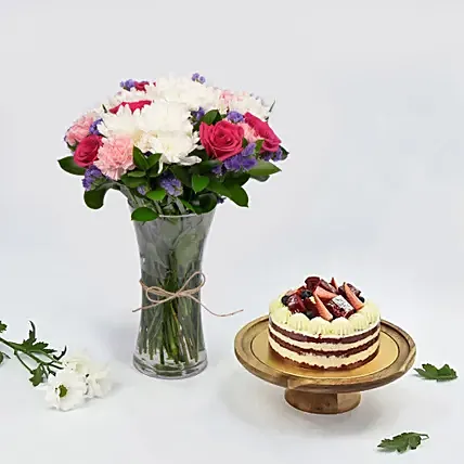 1 Kg red Velvet Cake Combo: Red Velvet Cake