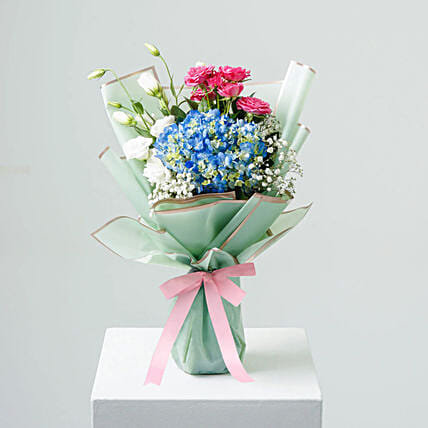 Appealing Roses N Hydrangea Bouquet: Gifts for Husband