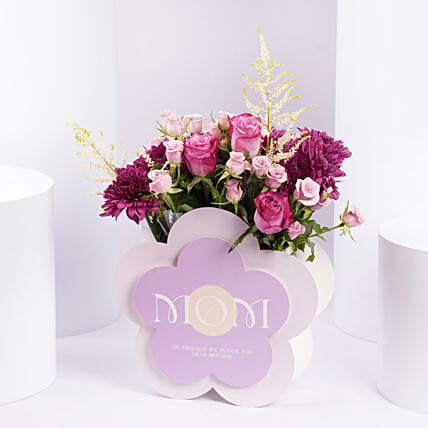 Elegant Mothers Day Floral Box: تنسيقات ورد أونلاين 