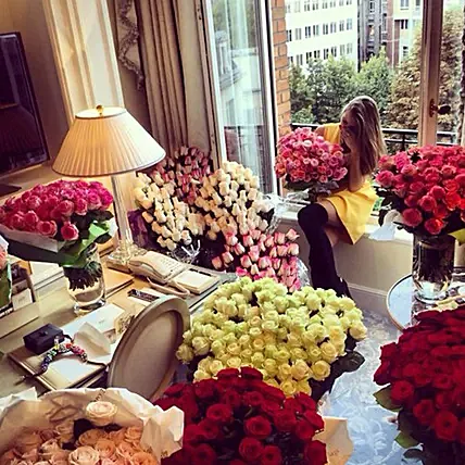 Enchanting 500 Roses Vase Arrangement: Flower Decorations