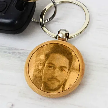 Engarved Photo Round Key Chain: Engraved Gifts