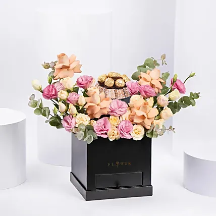 Flowers Warmth With Chocolates: Gifts To Say Thank You