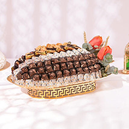 Golden Indulgence Platter: Eid Combos