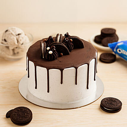 Oreo Cookies and Cream Ice Cream Cake: 
