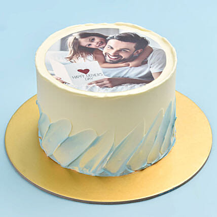 Personalised Delicious Cake 8 Portion: Customized Photo Cakes