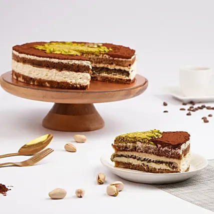 Pistachio Tiramisu Cake: Christmas Cakes