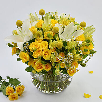 Roses and Lilies in Fish Bowl: Rose Bouquets