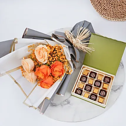 Roses Bouquet with Mix Chocolates Box: Thanksgiving Day Flowers 