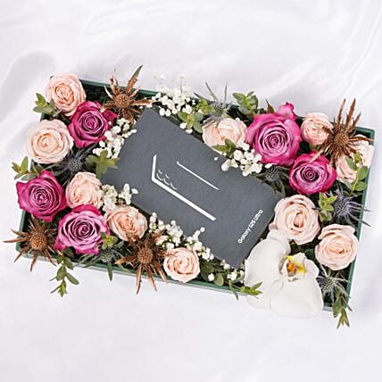 Samsung Galaxy S25 Ultra With Flowers: Samsung Gifts
