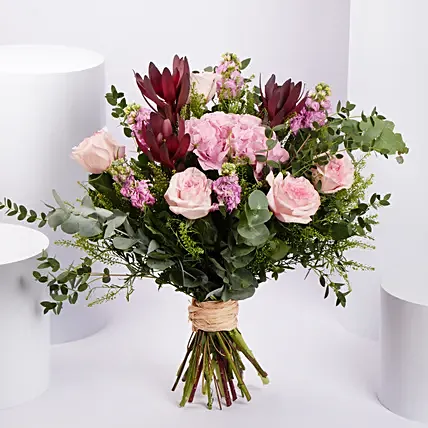 Signature Pink Elegance: Anniversary Flowers