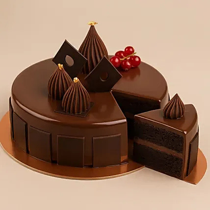 Chocolate Crimson Mirror Cake: Fudge Cakes