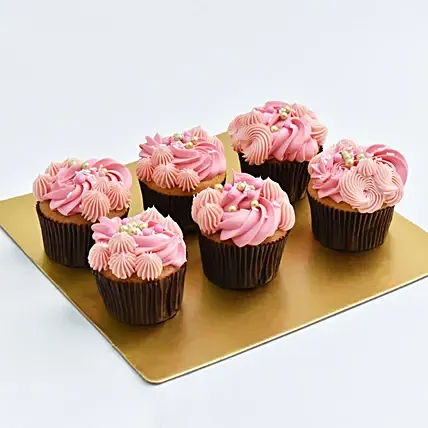 Tasty Vanilla Cupcakes: Engagement Cakes