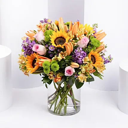 Vibrant Bunch of Flowers In Glass Vase: Orange Flower Bouquets