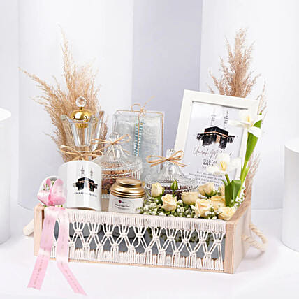 Umrah Wishes Gift Hamper: 