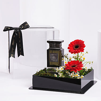 عطر عود توم فورد رجالي مع ورد احمر: هدايا عطور اونلاين 
