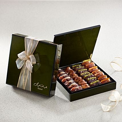 Bateel Green Wood Filled Dates: Bateel Gifts