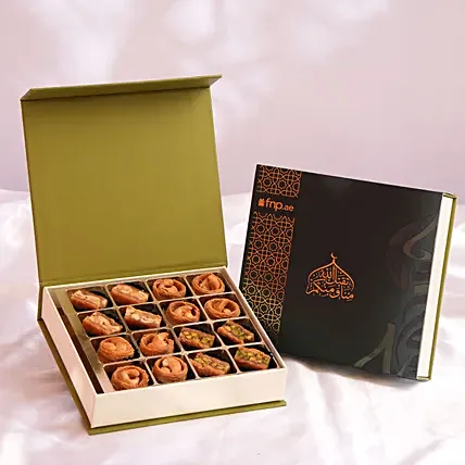 Premium Baklawa Box Small: Arabic Sweets 