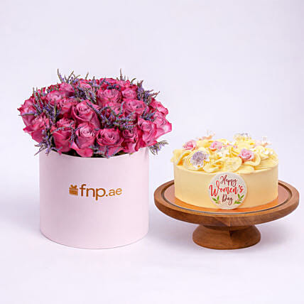 Luxury Roses And Cream Cake Combo: 