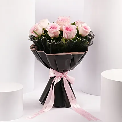 Luxury Led Pink Roses Gift Bouquet: باقات ورد