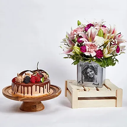 Personalised Birthday Flowers Vase n Cake: Gifts Delivery Ajman