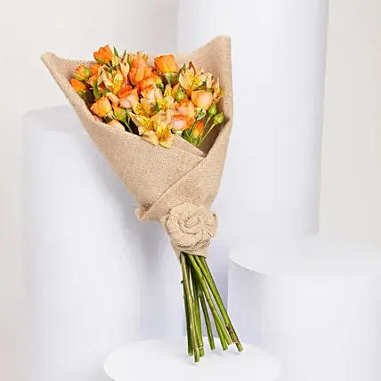 Coral Kiss Bouquet: Anniversary Flowers to Dubai