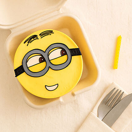 Minion Bento Fudge Cake: Minion Cake
