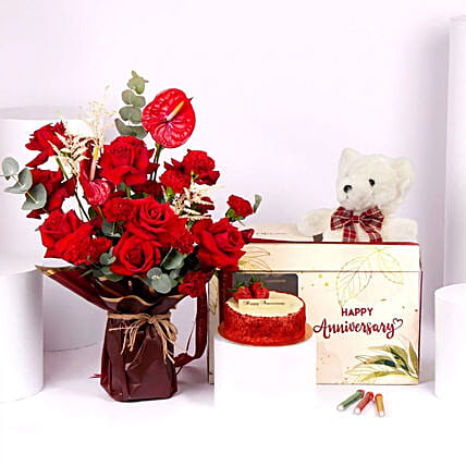 Personalised Anniversary Gift Box: Anniversary Flowers