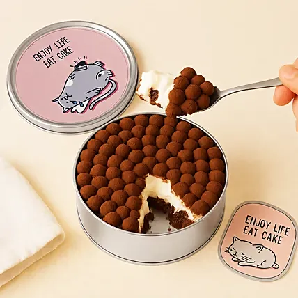 Sleepy Cat Cake: 