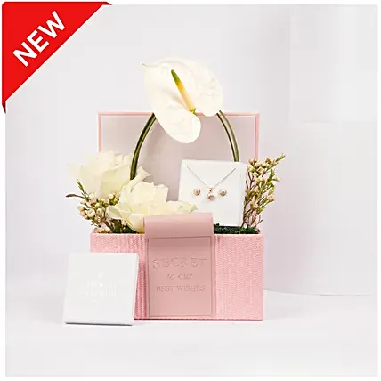 Caroline svedbom Classic Pearl Gift Set for Her: 