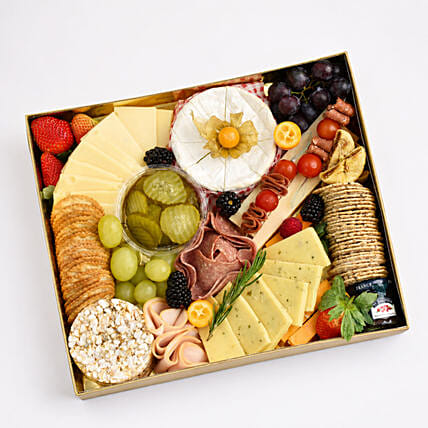 Small Cheese Box with Condiments: Birthday Gifts for Girlfriend