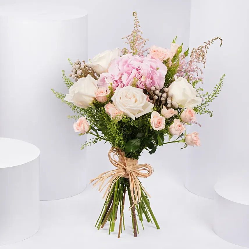 Mon Amour: Send Flowers to Oman