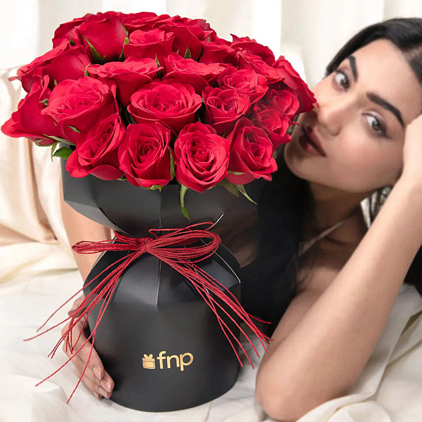 Red Velvet Whispers Of Roses: Valentines Day Gifts to Oman